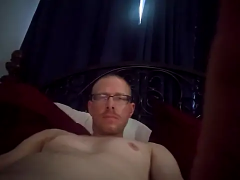 MrLeakyHelmet online show from 09-15-25, 01:00