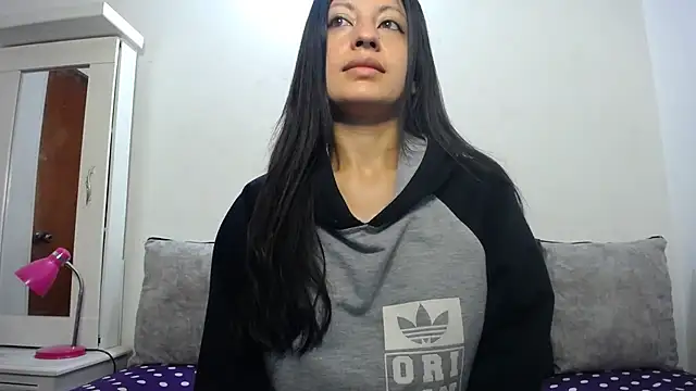 Taylormegan online show from 11-04-25, 02:38