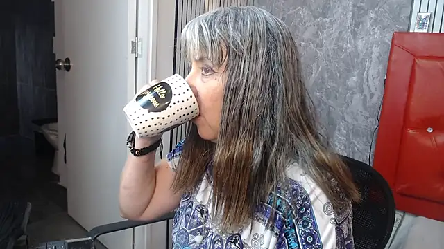 Snapshot of linda__mature chatting on 09-11-25, 11:54 linda mature online show from 09-11-25, 11:54