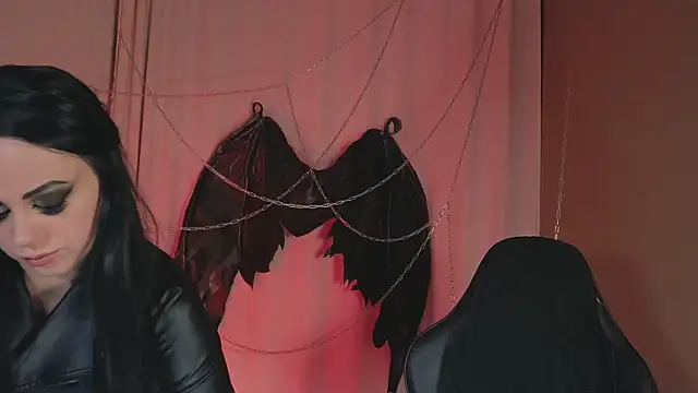 Snapshot of Jolie_Orchid chatting on 10-31-25, 12:17 Jolie Orchid online show from 10-31-25, 12:17