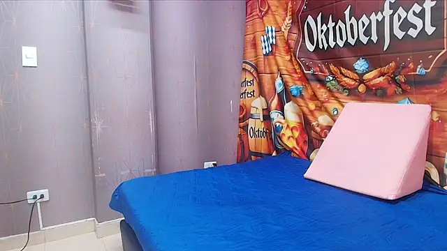 Snapshot of sofi_hils chatting on 09-27-25, 11:59 sofi hils online show from 09-27-25, 11:59
