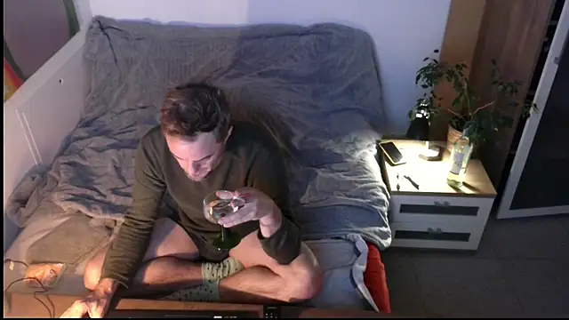 EdelHolz91 online show from 11-26-25, 02:51