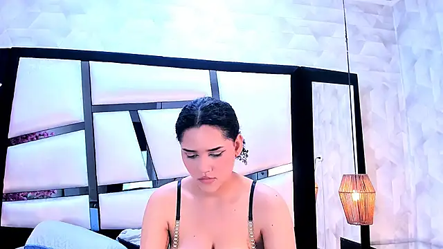 Lilithadams1 online show from 06-12-26, 04:50
