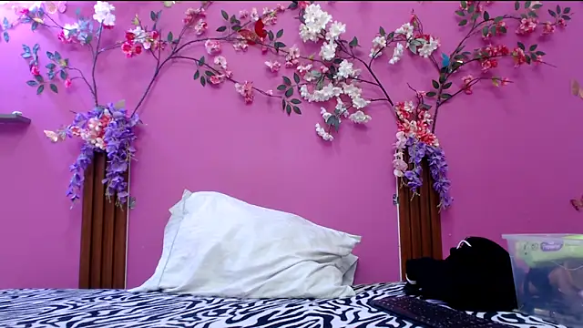 skinnysofia18 online show from 04-02-26, 01:53