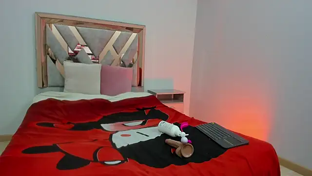 CataleyaAmaya online show from 11-30-25, 11:58