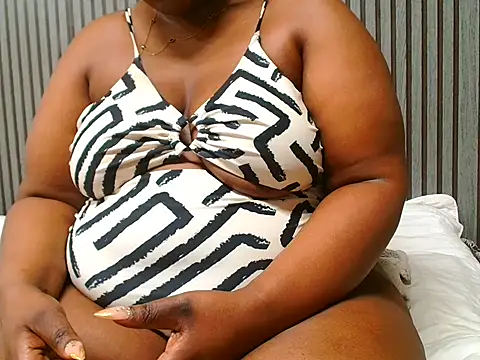 Snapshot of ROYALASS25 chatting on 11-07-25, 03:06 ROYALASS25 online show from 11-07-25, 03:06