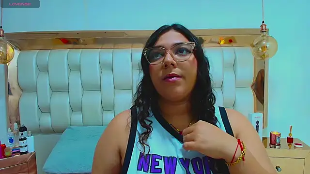 Snapshot of TiffantyAndStacy chatting on 11-22-25, 07:35 TiffantyAndStacy online show from 11-22-25, 07:35