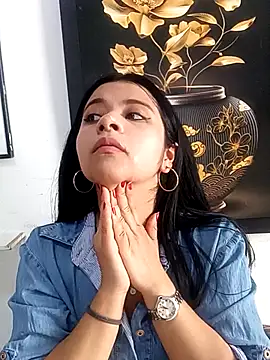 ValerieLove  online show from 09-25-25, 07:06