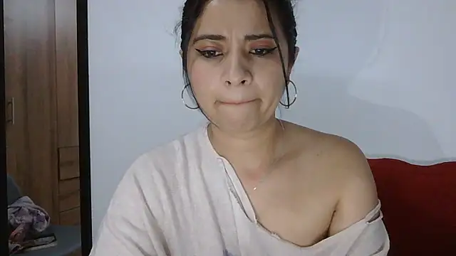 ValerieLove  online show from 11-13-25, 10:03