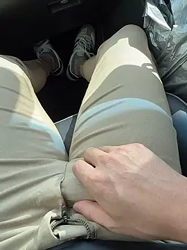 Snapshot of eru2025 chatting on 09-28-25, 03:45 eru2025 online show from 09-28-25, 03:45