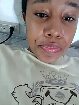 Snapshot of MoniqueMulberry chatting on 10-05-25, 07:45 MoniqueMulberry online show from 10-05-25, 07:45