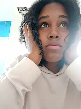 Snapshot of MoniqueMulberry chatting on 10-08-25, 07:11 MoniqueMulberry online show from 10-08-25, 07:11