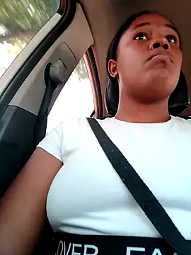 Snapshot of MoniqueMulberry chatting on 10-28-25, 06:21 MoniqueMulberry online show from 10-28-25, 06:21