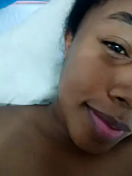 Snapshot of MoniqueMulberry chatting on 11-12-25, 09:53 MoniqueMulberry online show from 11-12-25, 09:53