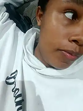 Snapshot of MoniqueMulberry chatting on 11-15-25, 08:05 MoniqueMulberry online show from 11-15-25, 08:05