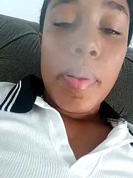 Snapshot of MoniqueMulberry chatting on 11-20-25, 07:24 MoniqueMulberry online show from 11-20-25, 07:24