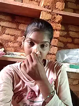 Snapshot of Yatiksha_Beby chatting on 09-18-25, 06:37 Yatiksha Beby online show from 09-18-25, 06:37