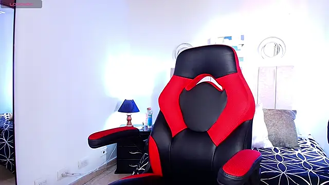 Naomi Redd online show from 11-04-25, 07:35