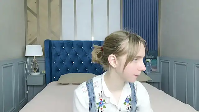 Snapshot of Beverly_Gomes chatting on 09-11-25, 06:02 Beverly Gomes online show from 09-11-25, 06:02