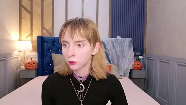 Beverly Gomes online show from 10-25-25, 03:40