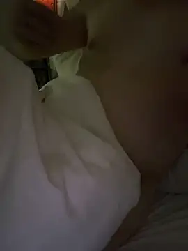 Risnguyen222 online show from 06-10-26, 02:45