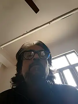 Snapshot of malhotra21 chatting on 12-21-25, 09:27 malhotra21 online show from 12-21-25, 09:27