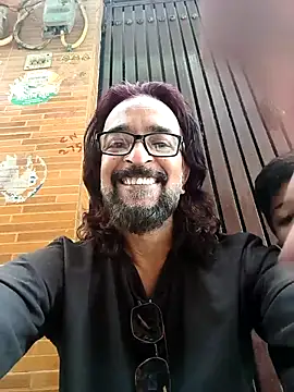 Snapshot of malhotra21 chatting on 04-11-26, 07:45 malhotra21 online show from 04-11-26, 07:45