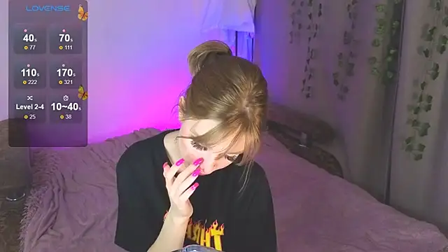 Snapshot of Angel_Elis_ chatting on 09-21-25, 06:53 Angel Elis online show from 09-21-25, 06:53