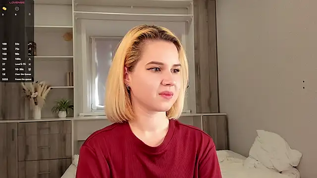 AgnesSonnek online show from 09-18-25, 03:41