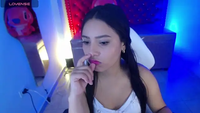 Snapshot of Ariannaa_m chatting on 10-10-25, 02:16 Ariannaa m online show from 10-10-25, 02:16