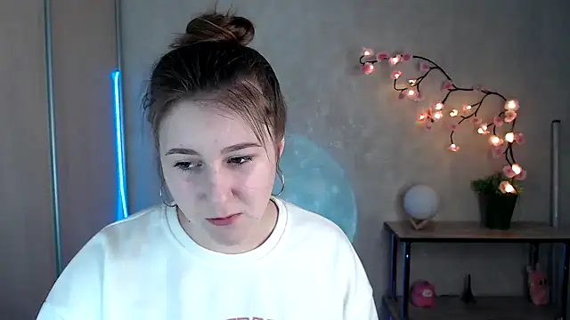 Snapshot of Milka_kamila chatting on 05-07-26, 12:32 Milka kamila online show from 05-07-26, 12:32