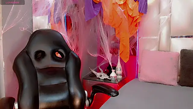 Snapshot of BabyAmatiis_ chatting on 10-31-25, 11:00 BabyAmatiis online show from 10-31-25, 11:00