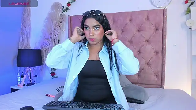 Snapshot of Catalleya_flower chatting on 07-24-26, 07:56 Catalleya flower online show from 07-24-26, 07:56