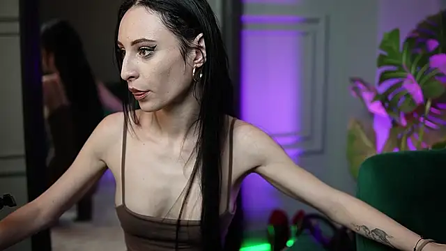 SaraiAngel online show from 12-19-25, 09:00