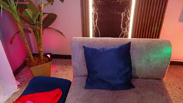 Snapshot of La_Diabla_111_ chatting on 01-06-26, 08:12 La Diabla 111 online show from 01-06-26, 08:12