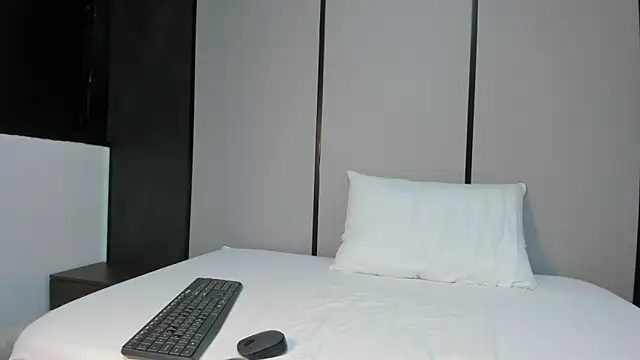 allie bruce online show from 10-30-25, 02:51