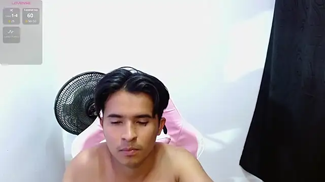 Snapshot of DayroDuran chatting on 09-30-25, 08:25 DayroDuran online show from 09-30-25, 08:25