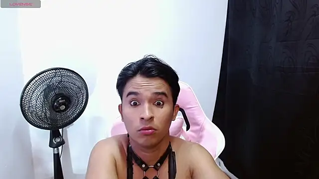 Snapshot of DayroDuran chatting on 10-01-25, 06:47 DayroDuran online show from 10-01-25, 06:47