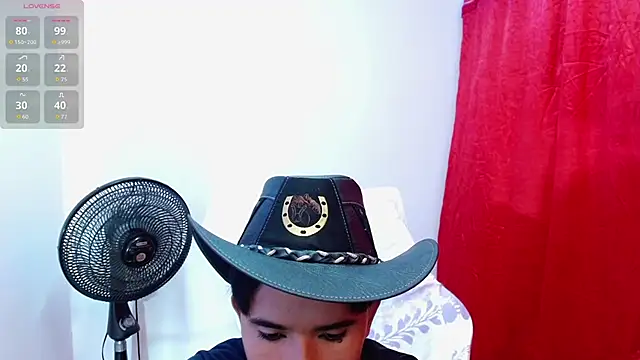 Snapshot of DayroDuran chatting on 10-11-25, 06:50 DayroDuran online show from 10-11-25, 06:50