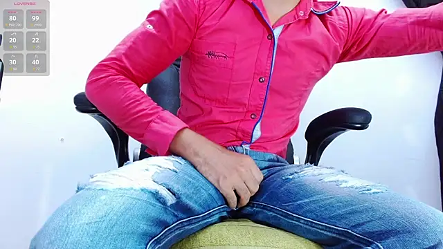 Snapshot of DayroDuran chatting on 11-08-25, 05:45 DayroDuran online show from 11-08-25, 05:45