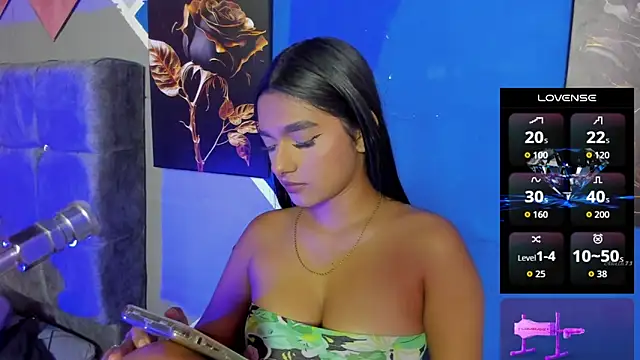 lau-hot online show from 03-12-26, 08:37