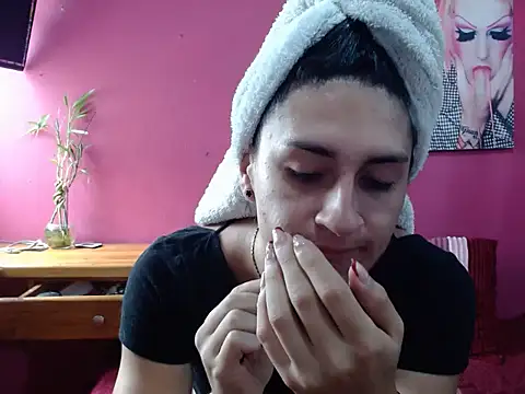 lola diez online show from 09-08-25, 04:50