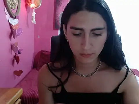 lola diez online show from 09-24-25, 03:32