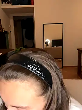 SophiiaStarr online show from 09-16-25, 06:42