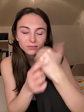 SophiiaStarr online show from 03-30-26, 07:04