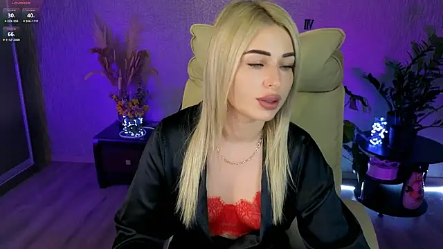 Snapshot of NikkiiStill chatting on 05-03-26, 02:28 NikkiiStill online show from 05-03-26, 02:28