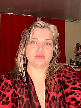 Snapshot of Nayvessa chatting on 11-08-25, 08:29 Nayvessa online show from 11-08-25, 08:29