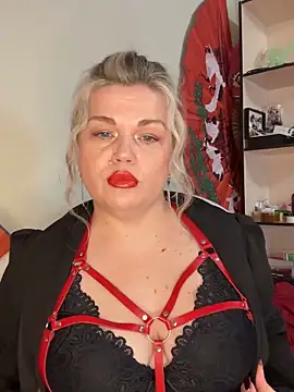 Snapshot of Nayvessa chatting on 11-15-25, 02:13 Nayvessa online show from 11-15-25, 02:13