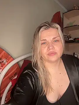 Snapshot of Nayvessa chatting on 11-25-25, 06:41 Nayvessa online show from 11-25-25, 06:41