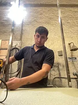 True Di online show from 12-22-25, 03:42